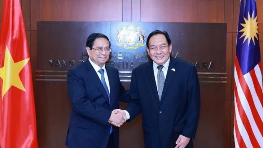 PM meets with Malaysian Senate President